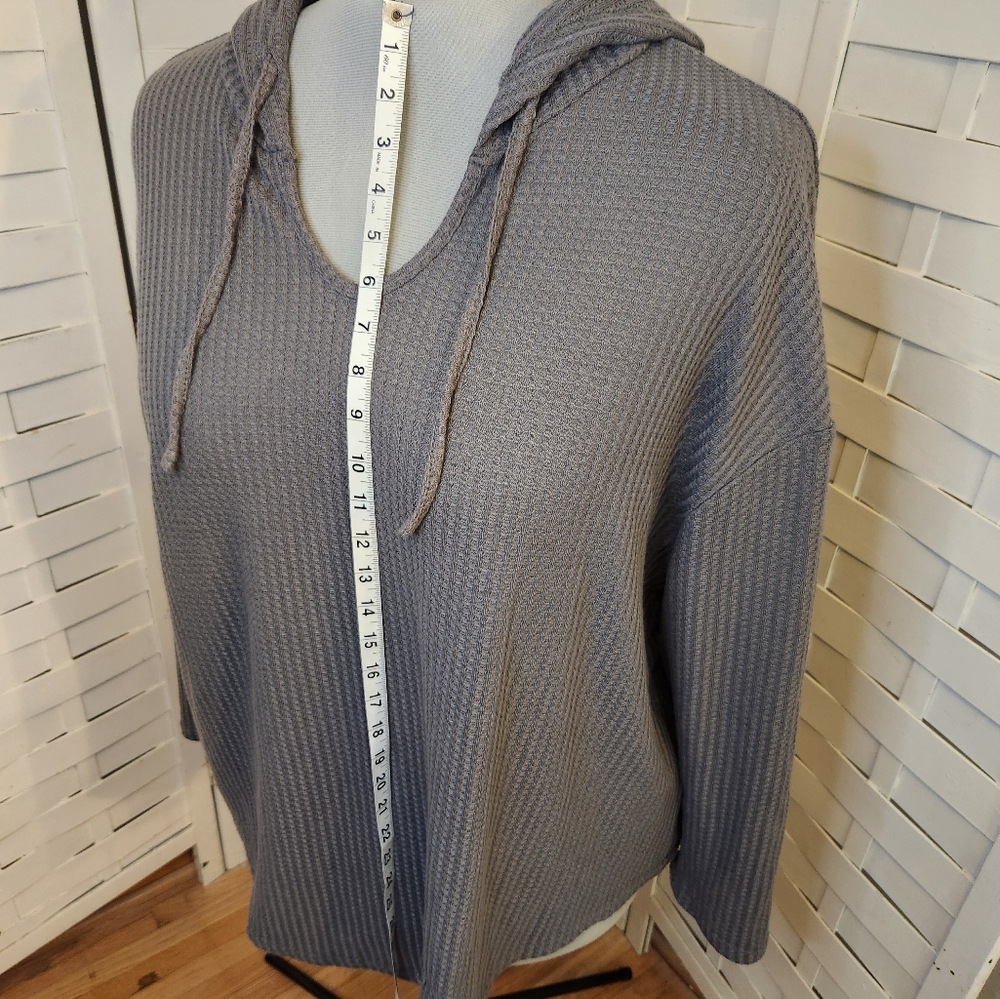 Hooded shirt